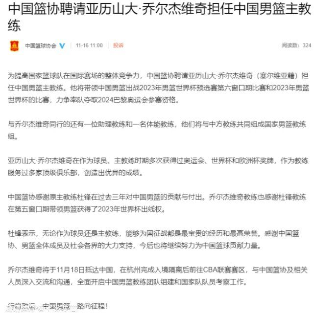 钟欣潼（左二）与众主创亮相钟欣潼继去年《原谅他77次》客串后再度演出，也是她继《前度》后再度担任女主角，饰演女社工的角色